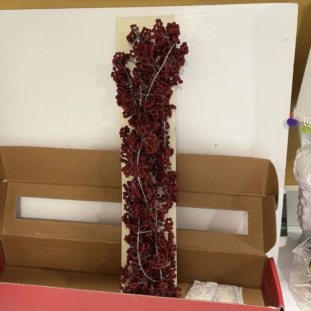 Pottery Barn Red Berry Beaded Garland Set In Box 60